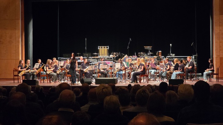 POL-EL: Emsland/Papenburg - Ein unvergesslicher Benefizabend: Polizeiorchester Niedersachsen begeistert in Papenburg