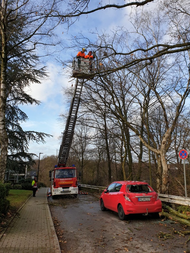 FW-Heiligenhaus: Vier Einsätze am Sonntag - kaum Ruhe für die Feuerwehr (Meldung 25/2019)