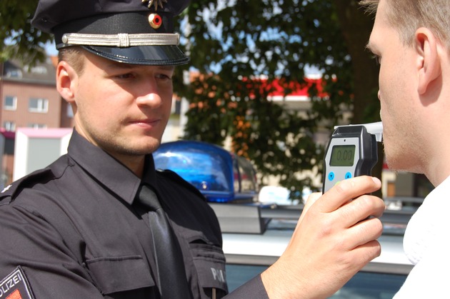 POL-CUX: Polizei Cuxhaven kontrolliert schwerpunktmäßig Fahrtüchtigkeit von Verkehrsteilnehmern (Bildmaterial zum Download in der digitalen Pressemappe - siehe unten)