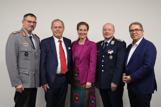 BG Kliniken und Bundeswehrkrankenhäuser festigen Kooperation mit gemeinsamer Führungskräfteentwicklung: Erste Teilnehmende schließen Fortbildung erfolgreich ab