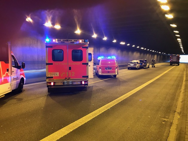 FW-BO: Verkehrsunfall im A40 Tunnel