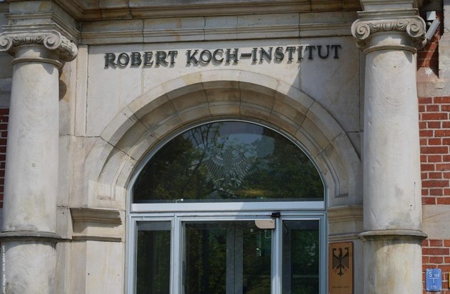 &Auml;rztinnen und &Auml;rzte f&uuml;r individuelle Impfentscheidung e. V.: RKI/WHO-Studie zeigt: Mehr als 9 von 10 &Uuml;bersichtsarbeiten zu Impfstoff-Studien sind kaum vertrauensw&uuml;rdig