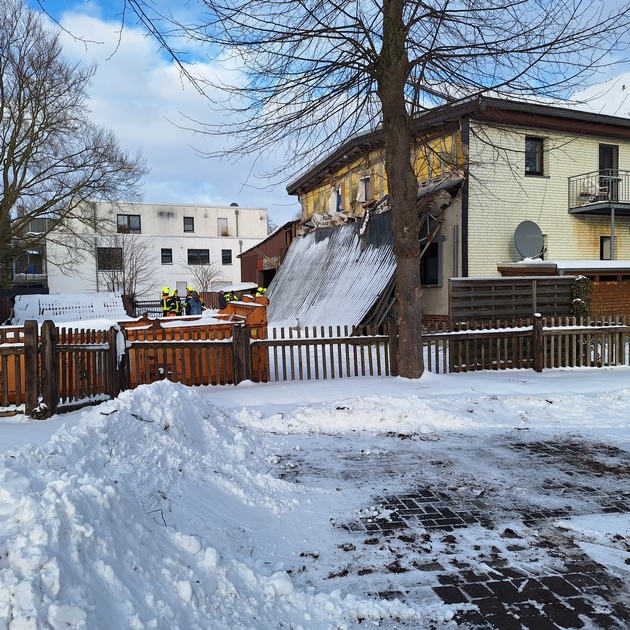 FW-ROW: Geb&auml;udeteileinsturz an Asylunterkunft in Sottrum