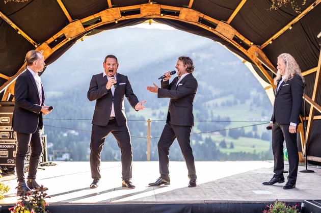 Neuer RID-Gesangsweltrekord offiziell zertifiziert – Tenor-Quartett hält längstes »Hohes C« im Staffelgesang