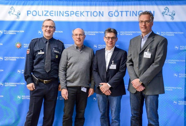 POL-GÖ: (66/2017) Treffen im Dezember - Rund 30 Experten trafen sich zur 3. großen &quot;Cybercrime-Tagung&quot; bei der Polizeiinspektion Göttingen