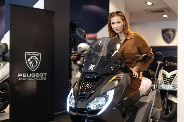 Pressemitteilung | Schauspielerin Audrey Fleurot unterwegs mit neuem Peugeot Pulsion