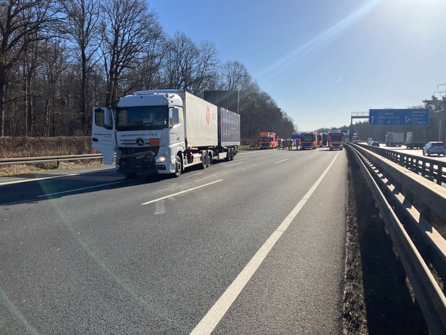 FW Hannover: Verkehrsunfall auf der A2