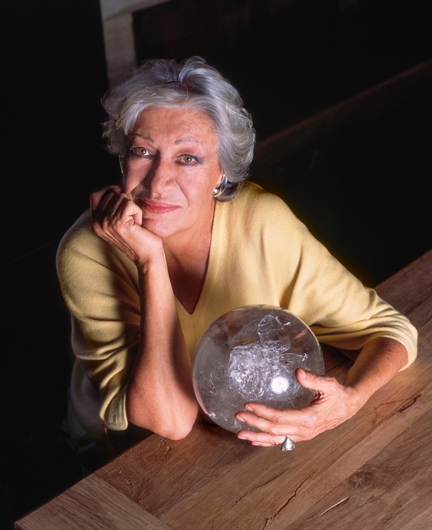 Addio a Elsa Peretti: muore in Spagna la celebre filantropa e designer di gioielli per Tiffany