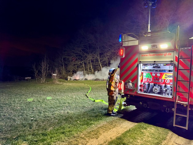 FW-GL: Feuerwehr verhindert Waldbrand im Stadtteil Herkenrath von Bergisch Gladbach