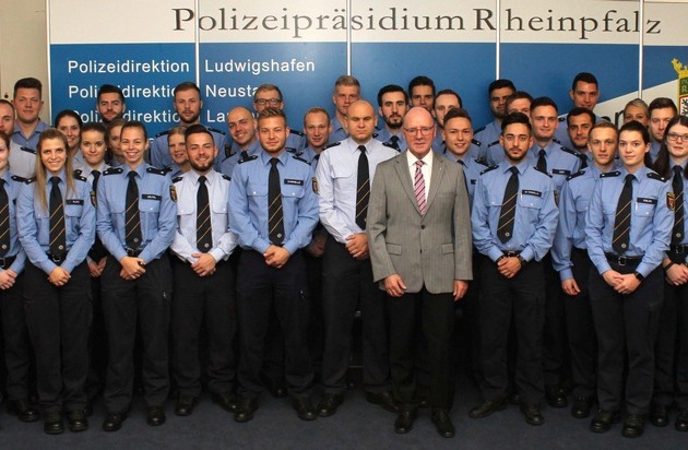 Pol Pprp Neue Polizisten Fürs Polizeipräsidium Rheinpfalz Presseportal