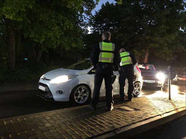 POL-PB: Sondereinsatz der Polizei Paderborn zur Bekämpfung von verbotenen Kraftfahrzeugrennen