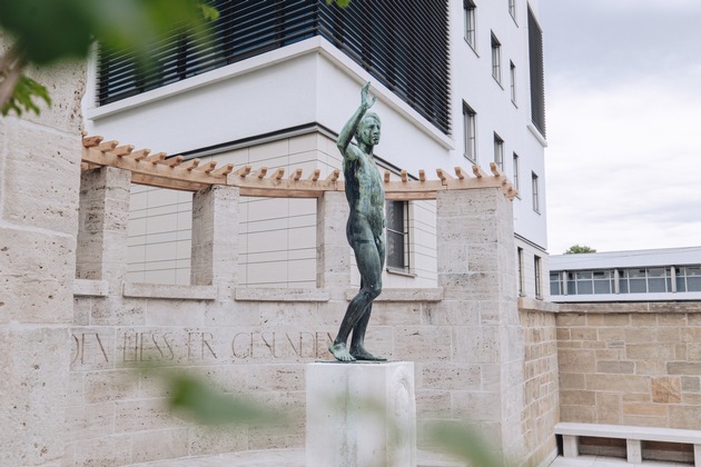 Stuttgarter Burckhardt Denkmal: Ein Pionier der Chirurgie