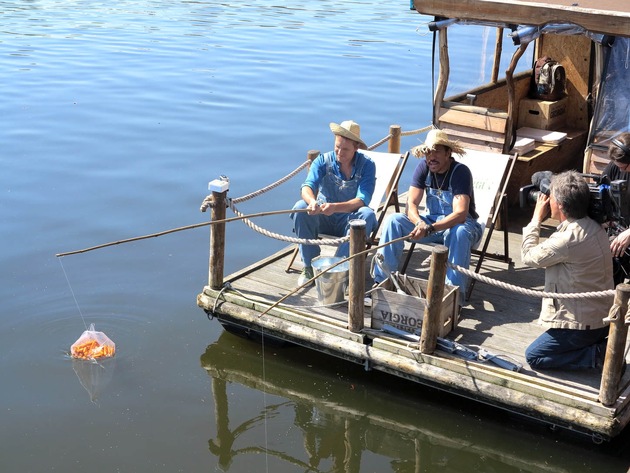 Lionel Richie sucht eine Wohnung in Berlin und angelt mit Jahn Hahn auf der Spree - am Montag, 30. April 2012, ab 5.30 Uhr im &quot;SAT.1-Frühstücksfernsehen&quot; (BILD)