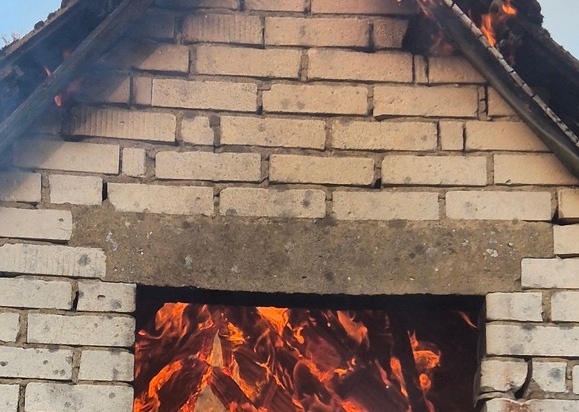 FW Südheide: Weideschuppen brennt in Baven