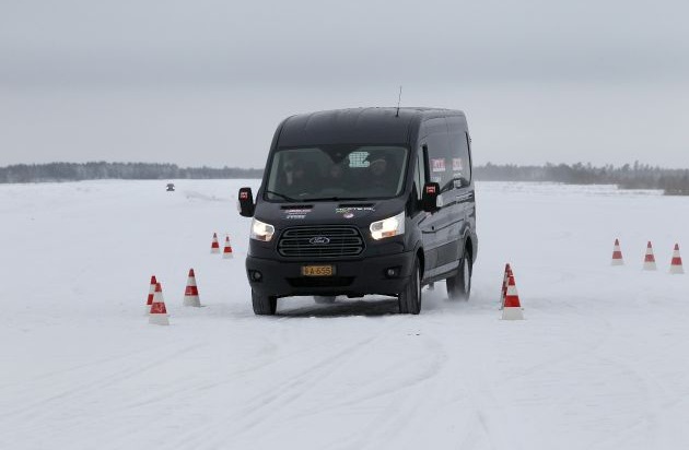 Ford-Werke GmbH: Neuer Ford Transit Connect und neuer Ford Transit gewinnen den Arctic Van Test 2014