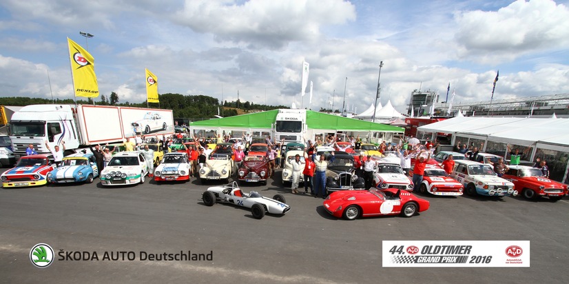 SKODA öffnet Fans die Türen beim AvD-Oldtimer-Grand-Prix und stellt 46 Fahrzeuge zur Schau (FOTO)