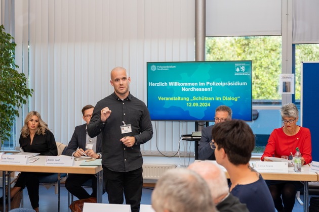 POL-KS: Veranstaltung &quot;Schützen im Dialog&quot; im Polizeipräsidium Nordhessen: Schulungskonzept fand großen Zuspruch