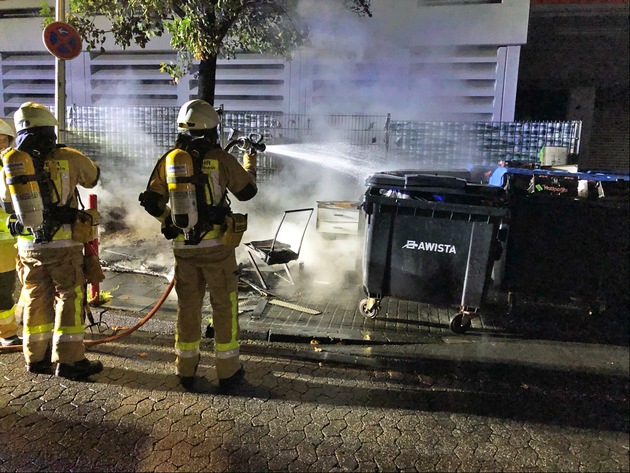 POL-ME: Berliner Viertel: Brennende Müllcontainer lösen Feuerwehr- und Polizeieinsatz aus - Monheim am Rhein - 2010134