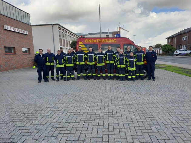FW Selfkant: 20 Feuerwehrleute absolvierten die Feuerwehrgrundausbildung