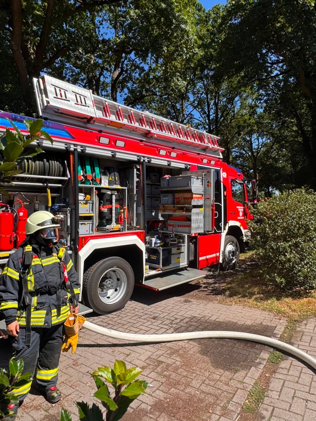 FW-OLL: Küchenbrand in Achternholt - Frau mit Verdacht auf Rauchgasvergiftung im Krankenhaus