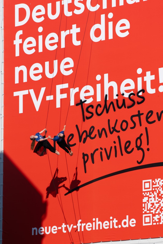 Tschüss Nebenkostenprivileg: 12 Millionen Mieter und Mieterinnen feiern Deutschlands neue TV-Freiheit