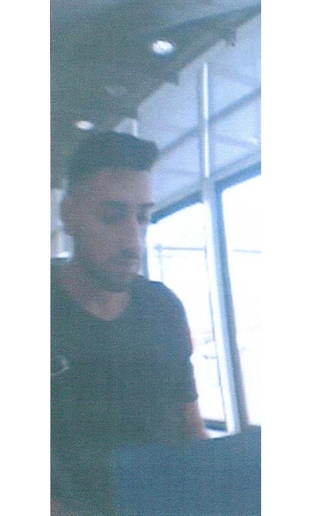 Dieser Mann wird beschuldigt, am 19. September 2018 seinem Opfer 300 Euro gestohlen zu haben. Foto: Polizei