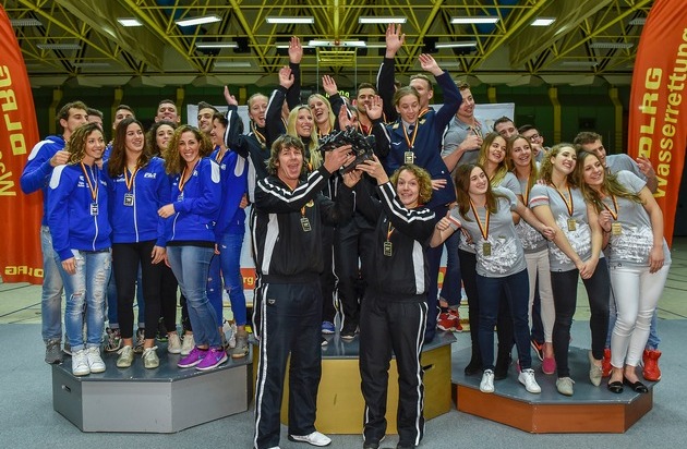 25. Internationaler Deutschlandpokal im Rettungsschwimmen: DLRG Nationalmannschaft übt Revanche und schlägt Italien