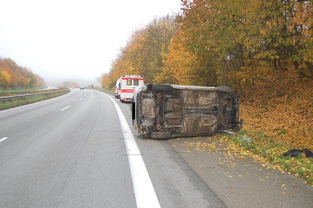 POL-PDKL: A62/Kusel, Pkw überschlägt sich, 2 Schwerverletzte