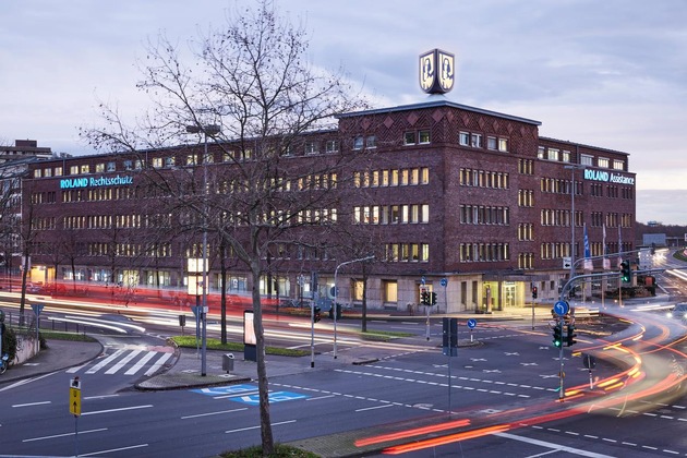 Umfangreiches Tarif-Update: ROLAND Rechtsschutz veröffentlicht neuen Tarif / Ab sofort sind zahlreiche neue Leistungen für Gewerbekunden und Privatkund:innen verfügbar