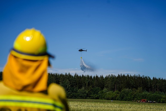 Brandbekämpfung aus der Luft: @fire und die Heliseven Group gründen &quot;Team Phönix&quot;