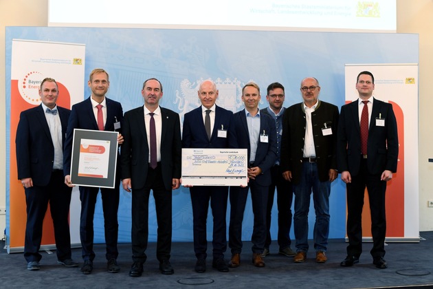 RheinEnergie-Tochterunternehmen AGO erhält Bayerischen Energiepreis für Hochtemperaturwärmepumpe „Calora“