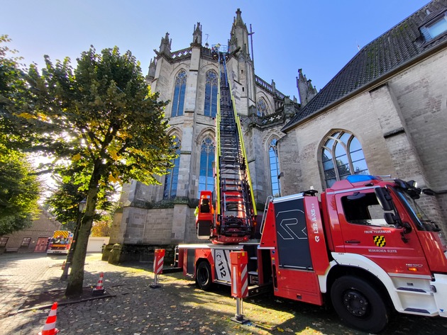 FW Xanten: Erfolgreiche Ausbildung zum Drehleitermaschinisten