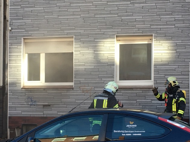 FW-GE: Brandrauch aus einer Erdgeschosswohnung in Horst