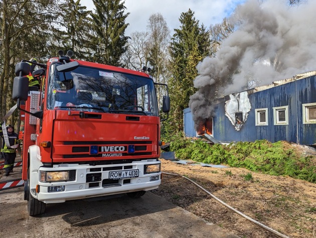 FW-ROW: Erneuter Gebäudebrand in Borchel
