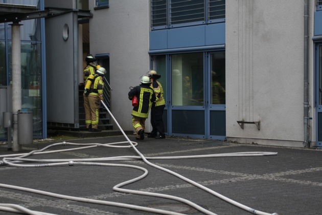 FW-Lohmar: Brand im Stadthaus Lohmar