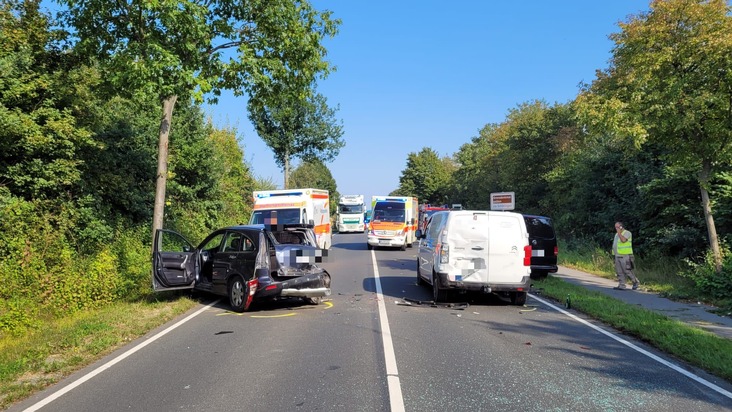 FW Helmstedt: Verkehrsunfall auf der B1