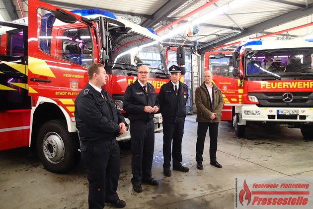 FW-PL: Feuerwehrfahrzeugübergabe. Plettenberger Feuerwehr erhält 2 neue Löschgruppenfahrzeuge
