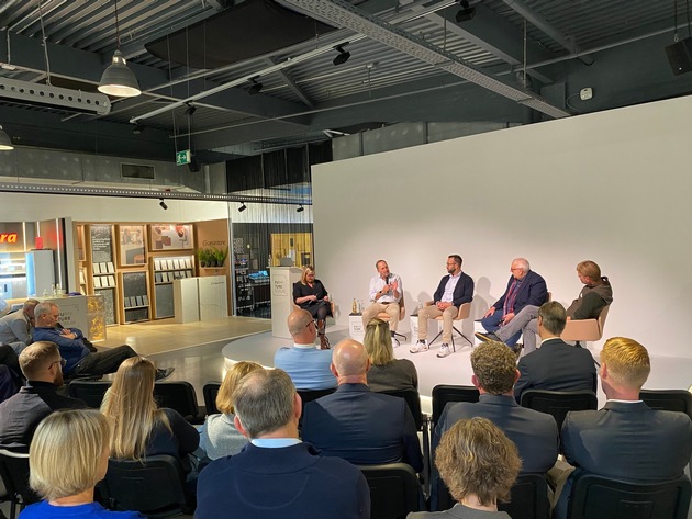 Pressemitteilung: Das FURNITURE FUTURE FORUM als Spannungsfeld zwischen Mensch und Künstlicher Intelligenz