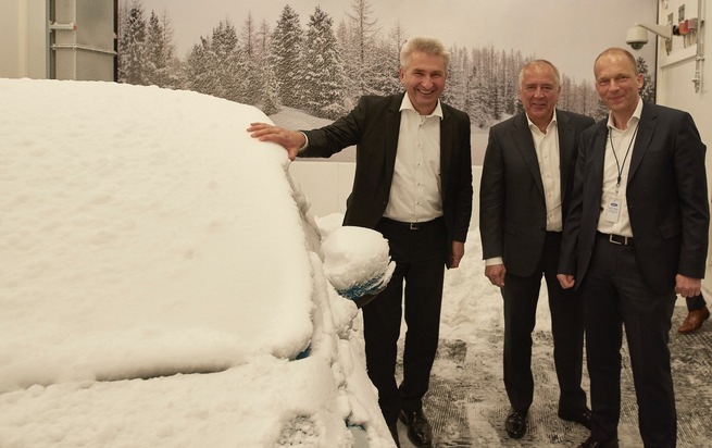 Schnee im Juli oder Hitzewelle zu Weihnachten? Neues Klima-Windkanal-Testzentrum von Ford simuliert jedes Wetter zu jeder Zeit