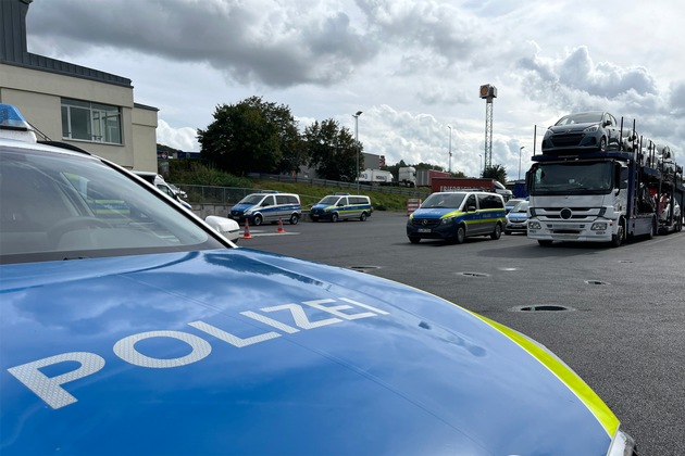 POL-OH: Polizei zieht Bilanz: Gefährliche Verstöße bei Schwerverkehrskontrollen in Kirchheim