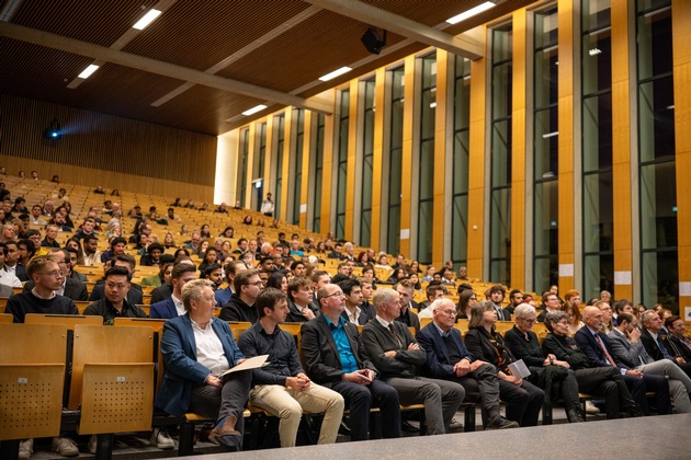 Fachbereich Informatik der Uni Koblenz verabschiedet Absolvent*innen