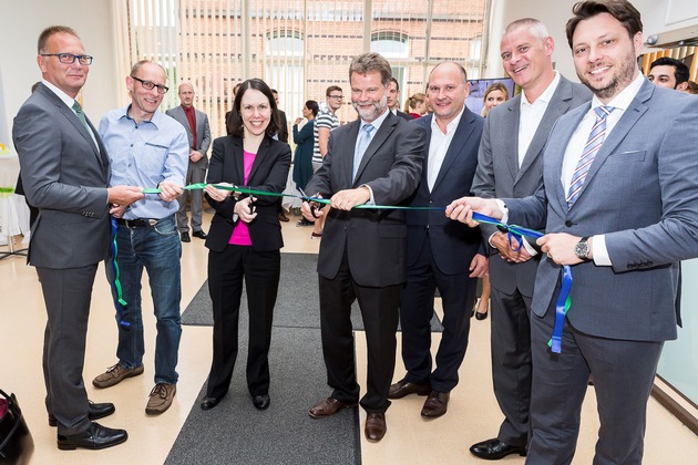 Ausbildung mit moderner Medizintechnik / Samsung HME stellt den Asklepios Kliniken in Hamburg die neueste Generation seiner digitalen Röntgentechnologie zur Verfügung