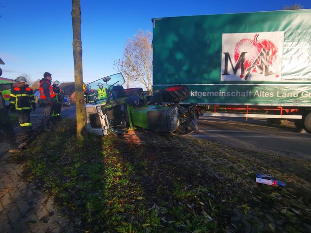POL-STD: Treckerfahrer bei Unfall im Alten Land schwer verletzt