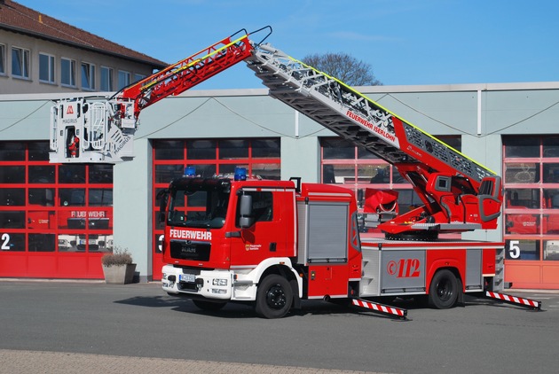 FW-MK: Neue Drehleiter für die Feuerwehr Iserlohn