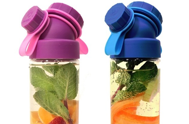 JuNiki´s Double Neck GmbH: Gesunde Getränke für die Schule - am besten in nachhaltigen Trinkflaschen / Startup JuNiki's Double Neck verlost am 16. April 2018 jede Menge innovativer Trinkflaschen an Kindergärten