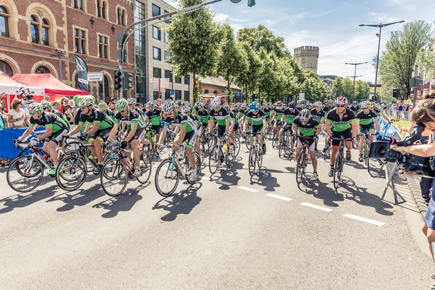Radsportklassiker ,Rund um Köln&apos; startet zum 8. Mal mit Unterstützung von SKODA (FOTO)