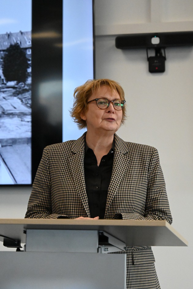 POL-CUX: Pressemitteilung zur offiziellen Einweihung des Erweiterungsbaus der Polizeiinspektion Cuxhaven (Fotos und Faktenblatt im Anhang)