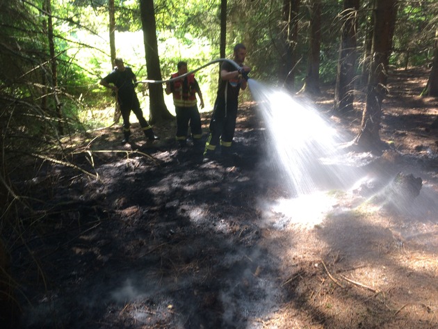 FW-Stolberg: Zwei Flächenbrände beschäftigen Feuerwehr