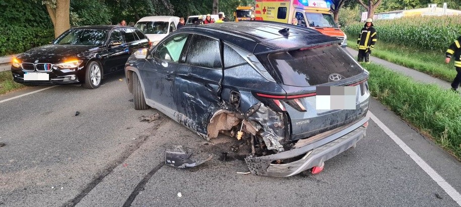 POL-STD: Zwei Autofahrerinnen bei Unfall auf Bundesstraße 73 in Düdenbüttel leicht verletzt