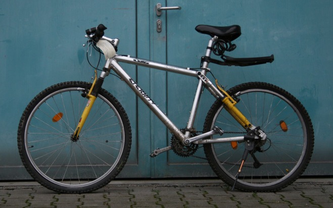 POL-DA: Bürstadt: Polizei nimmt Dieb fest und sucht rechtmäßige Eigentümer von drei Mountainbikes